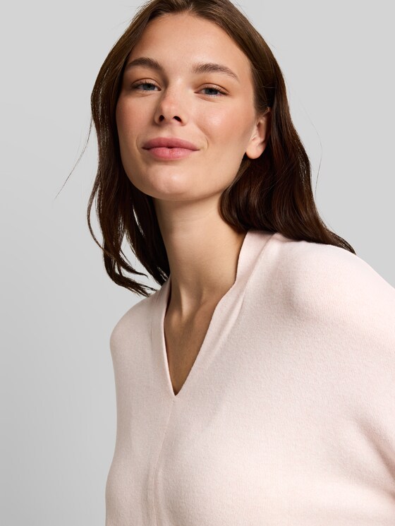 Cosy long-sleeved shirt with V-neck - light pastel pink melange
