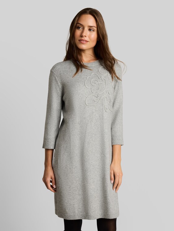 Knitted dress with embroidery - soft grey melange