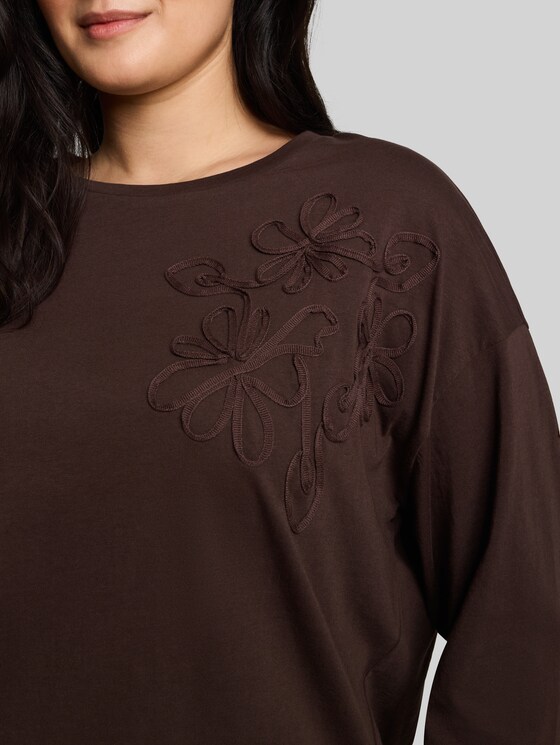 Plus Size – Loose-fit T-shirt with floral appliqué - java dark brown