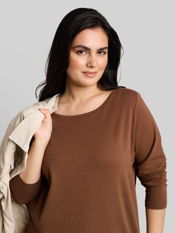 Plus Size – Slim-fit long-sleeved top with boat neck - camel