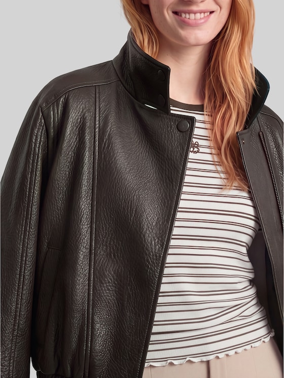 Loose Fit Faux Leather Jacket with Stand-Up Collar - brown leather structure