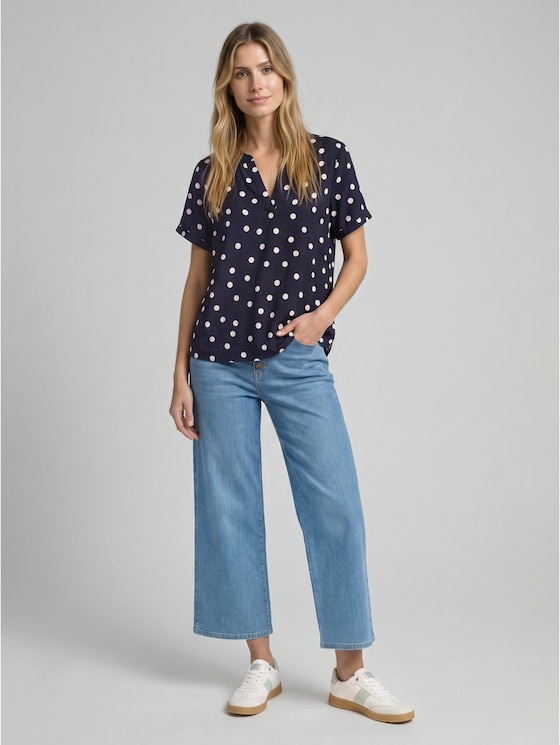 Loose-fit blouse with V-neck - navy big dot design