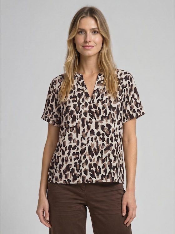 Loose-fit blouse with V-neck - brown beige leo print