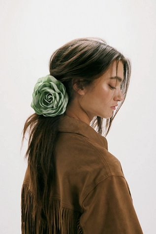 Belle Rosette Claw Clip