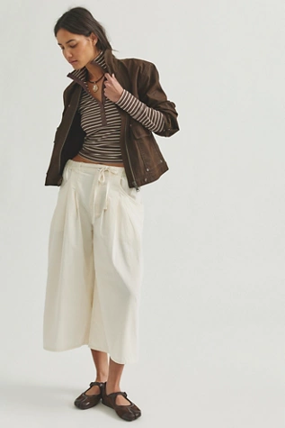 Telluride Wide-Leg Crop Pull-On Solid Pants