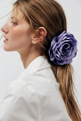Belle Rosette Claw Clip