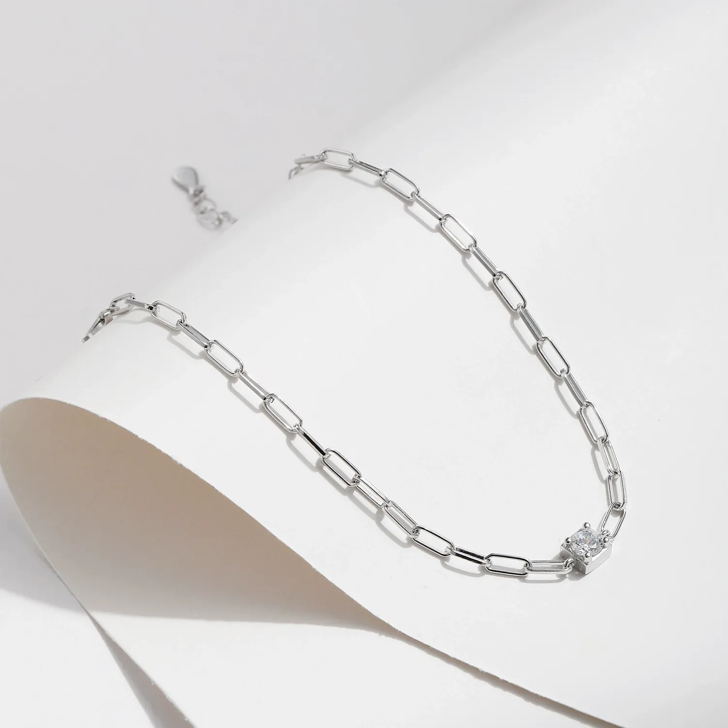 KIVELLUNE Isolde Geometric Moissanite Bracelet product image 3