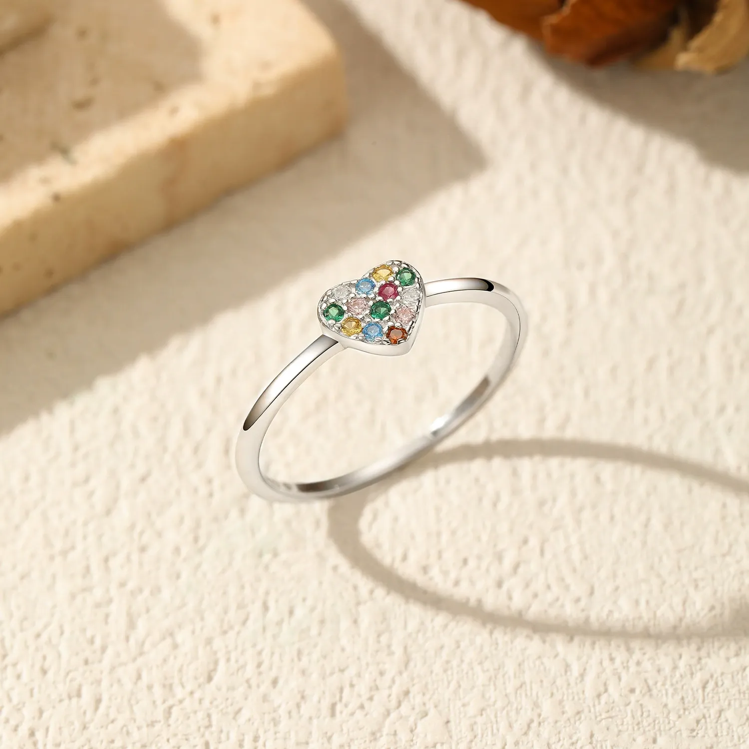 KIVELLUNE Lucienne Rainbow Heart Moissanite Ring product image 3