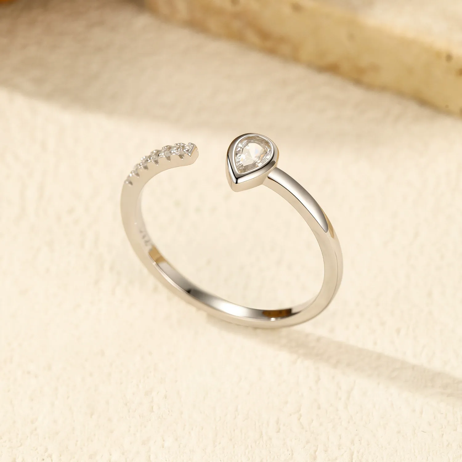 KIVELLUNE Aurelia Teardrop Moissanite Ring product image 3