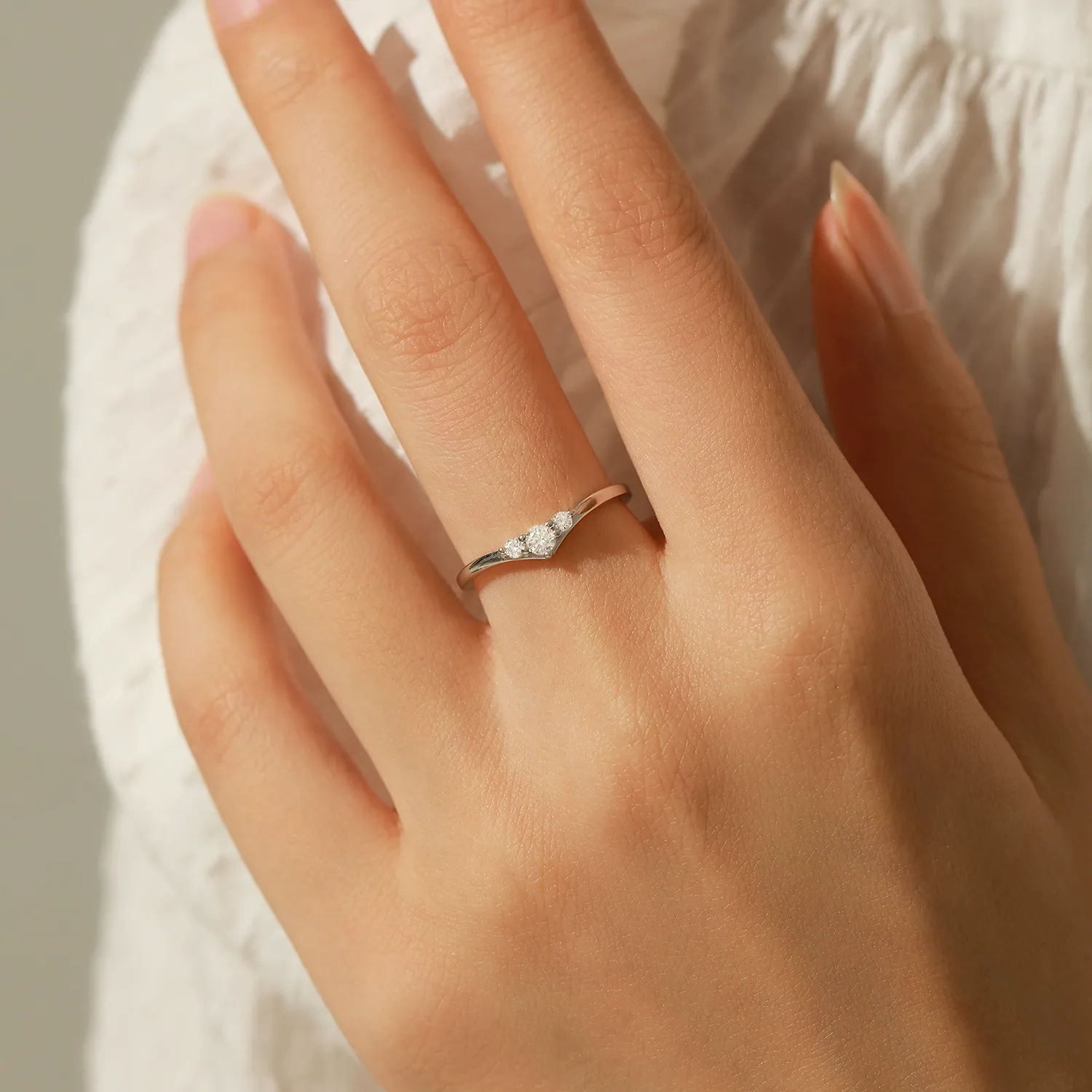 KIVELLUNE Alessia Geometric Moissanite Ring product image 2
