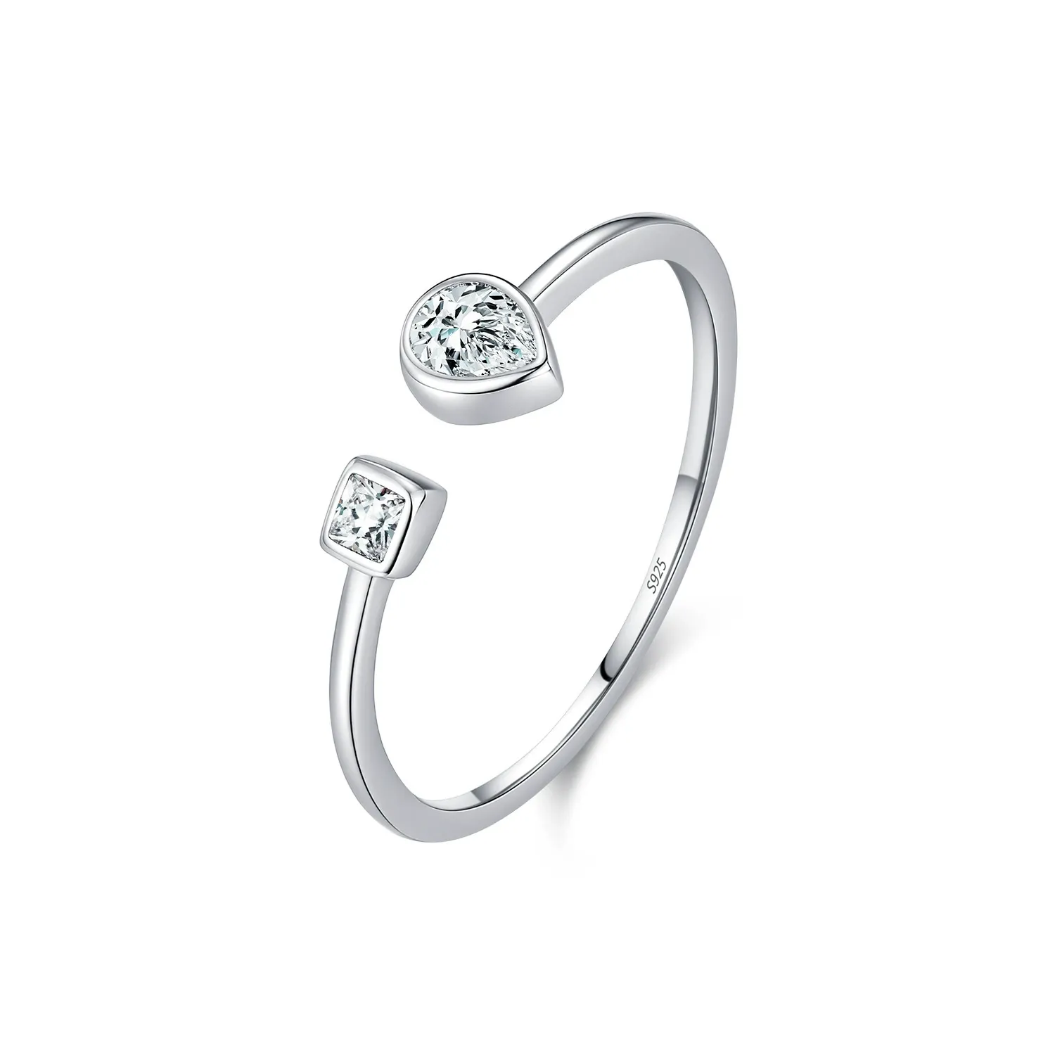 KIVELLUNE Elara Moissanite Ring product image 4