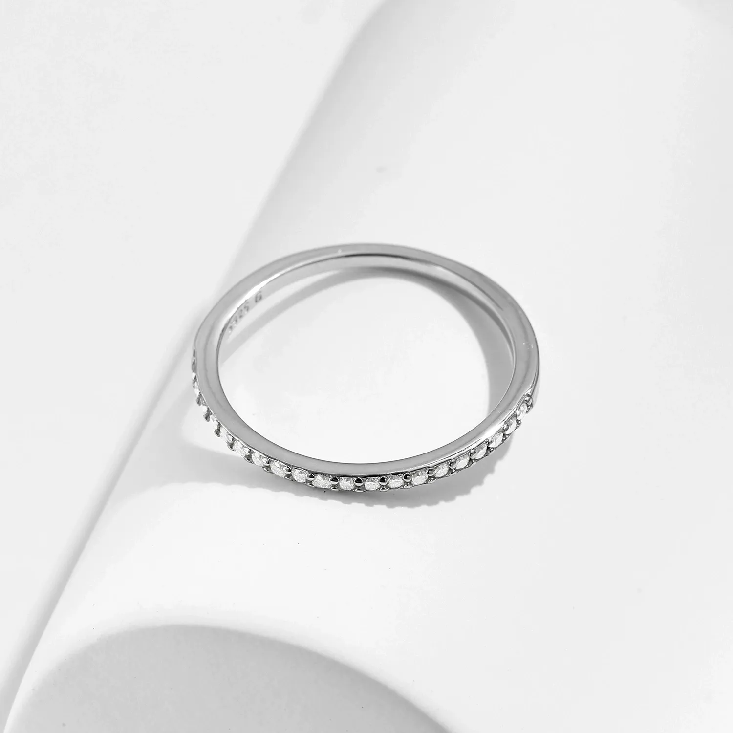 KIVELLUNE Marielle Moissanite Ring product image 3