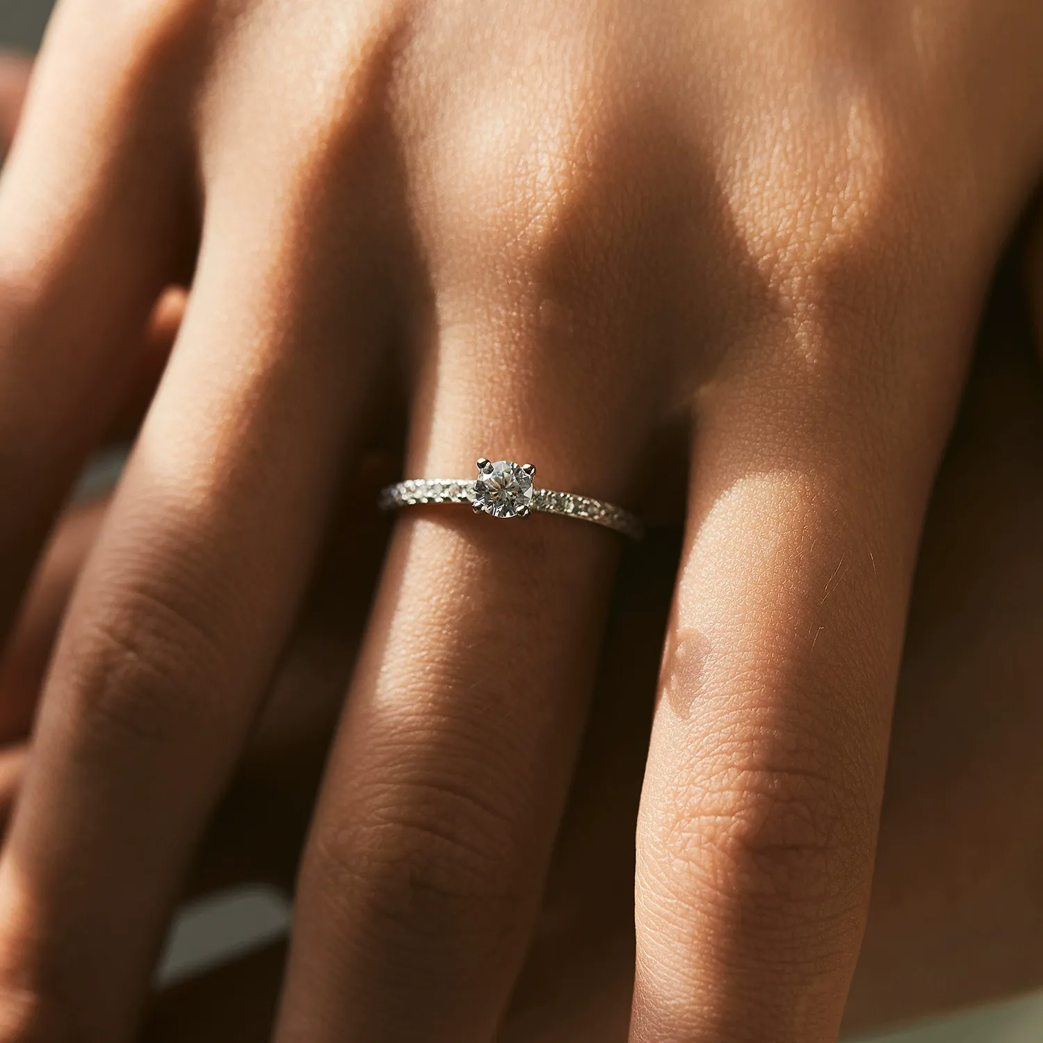 KIVELLUNE Vesper Moissanite Ring product image 2