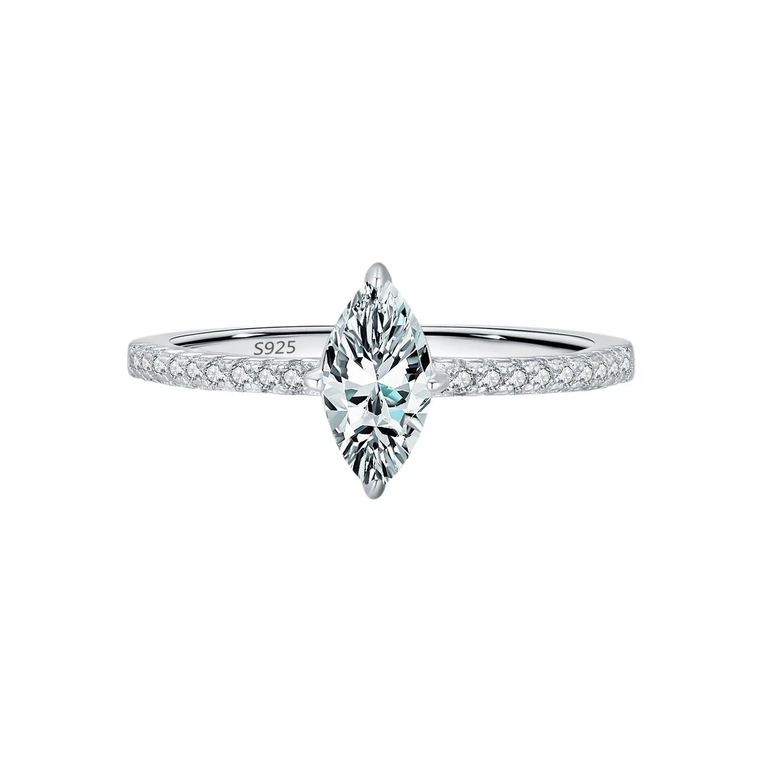 KIVELLUNE Evelisse Moissanite Ring product image 4