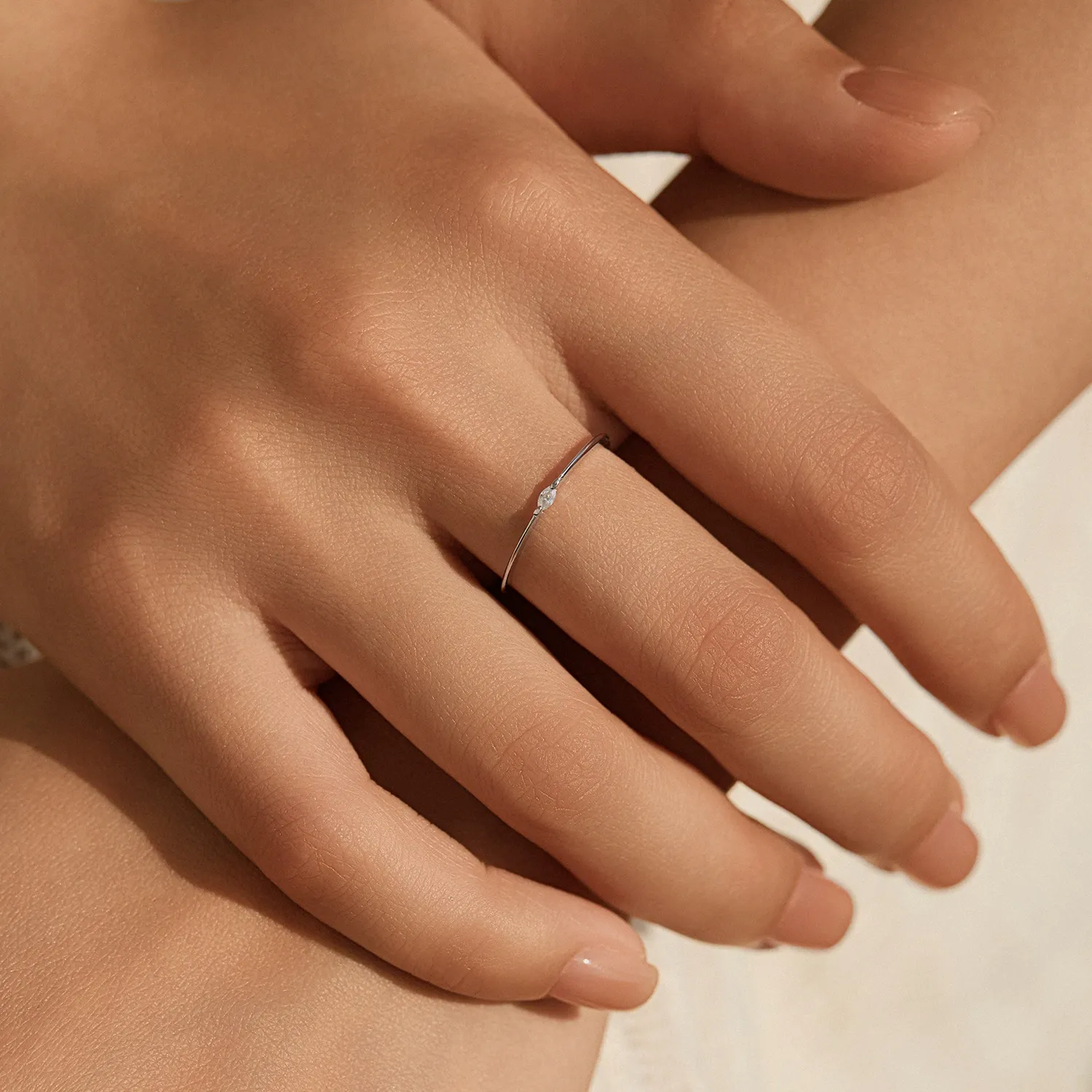 KIVELLUNE Lucienne Moissanite Ring product image 2