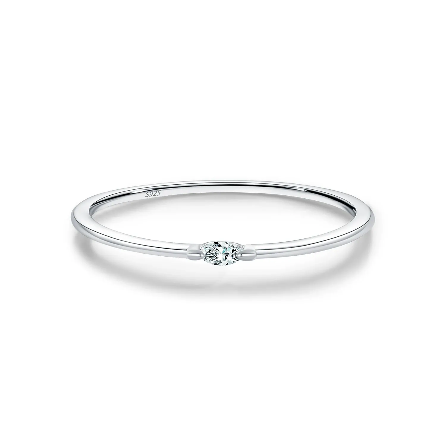 KIVELLUNE Lucienne Moissanite Ring product image 4