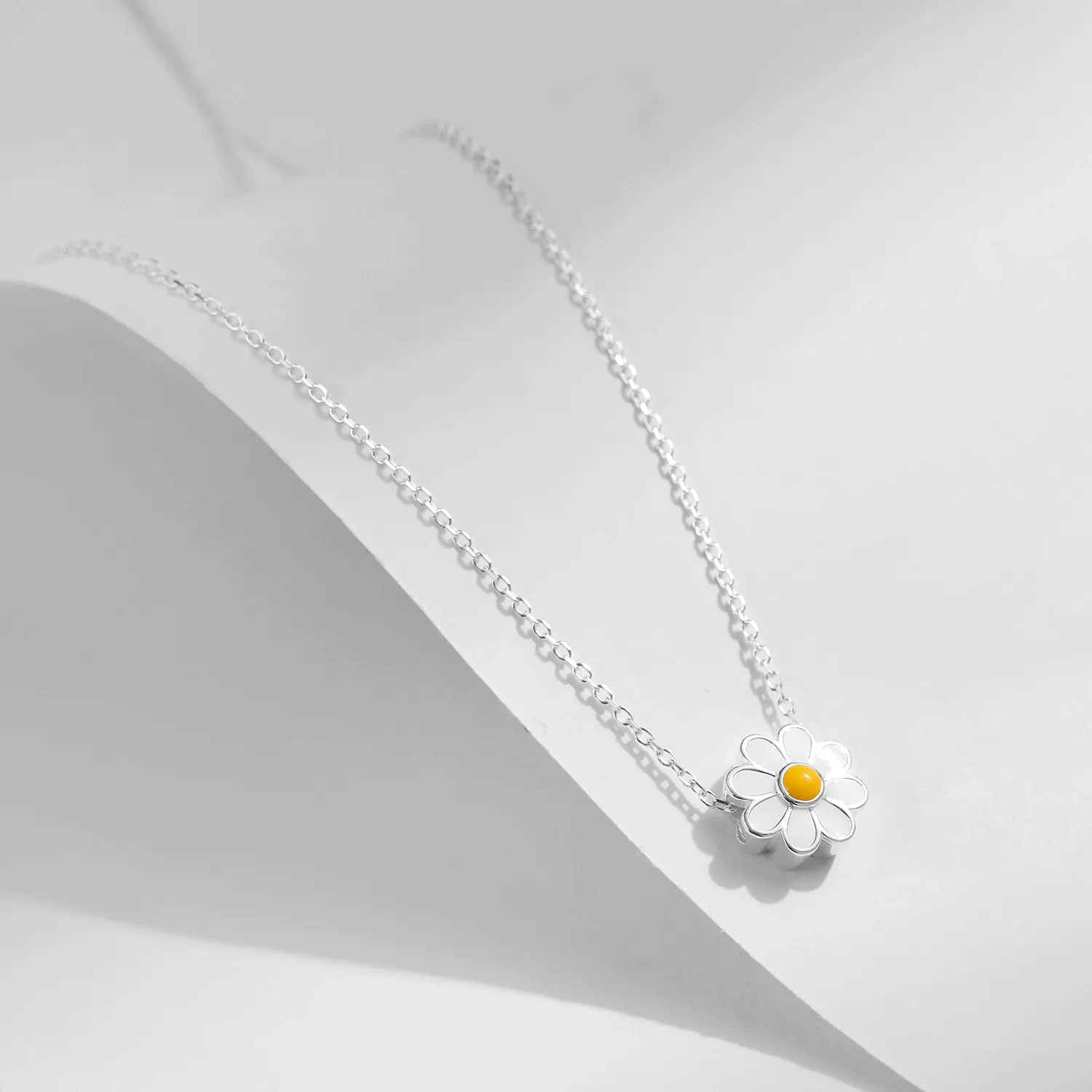 KIVELLUNE Lucienne Daisy Sterling Silver Necklace product image 4