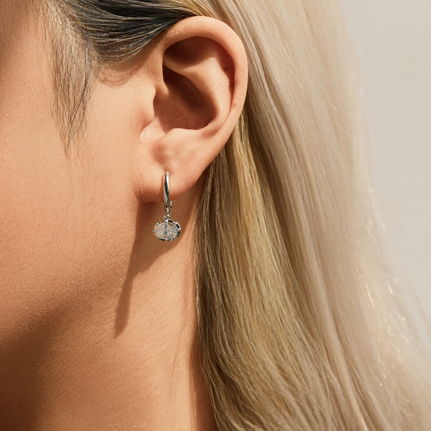 KIVELLUNE Aurelia Moissanite Earrings product image 2