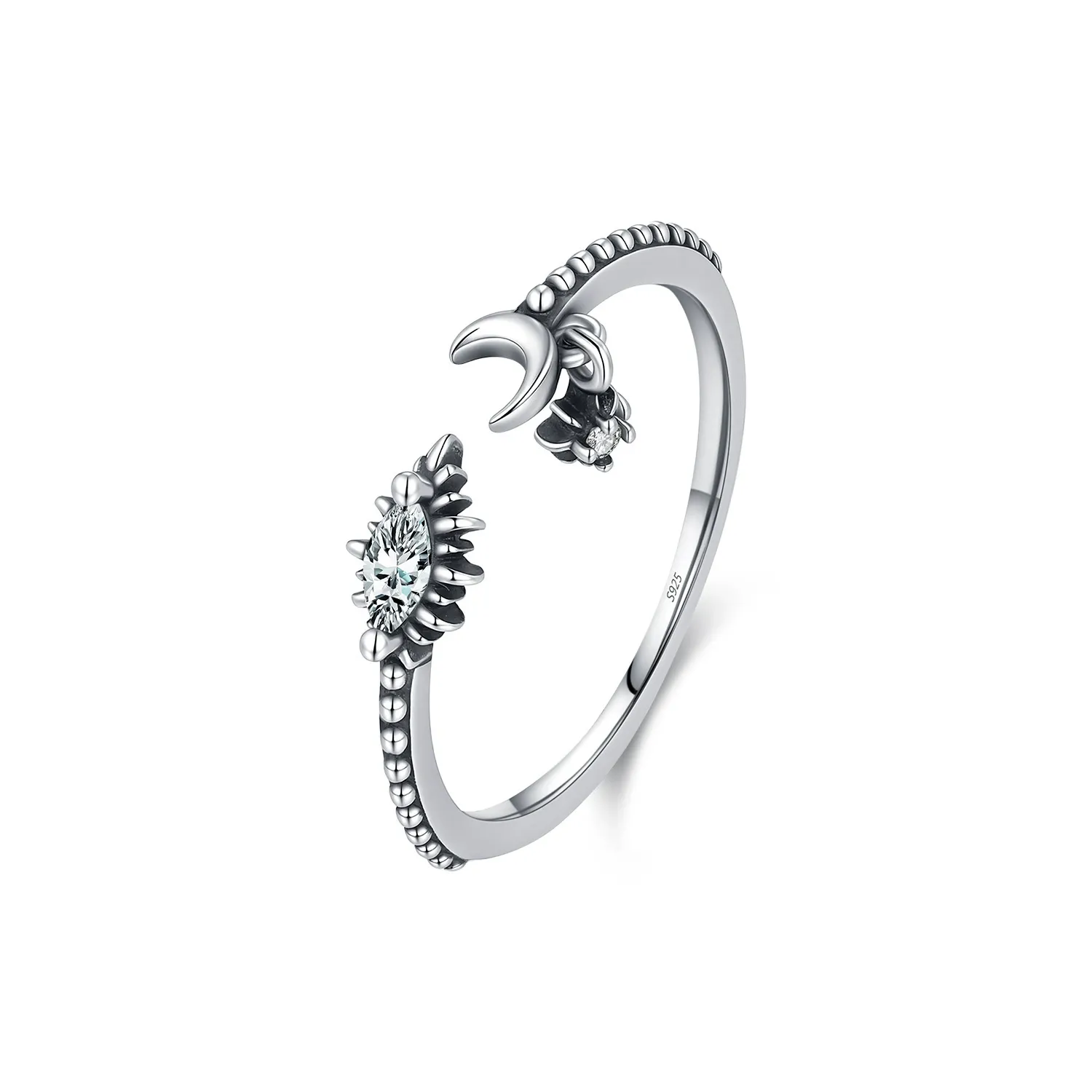 KIVELLUNE Evelisse Lunar Moissanite Ring product image 4
