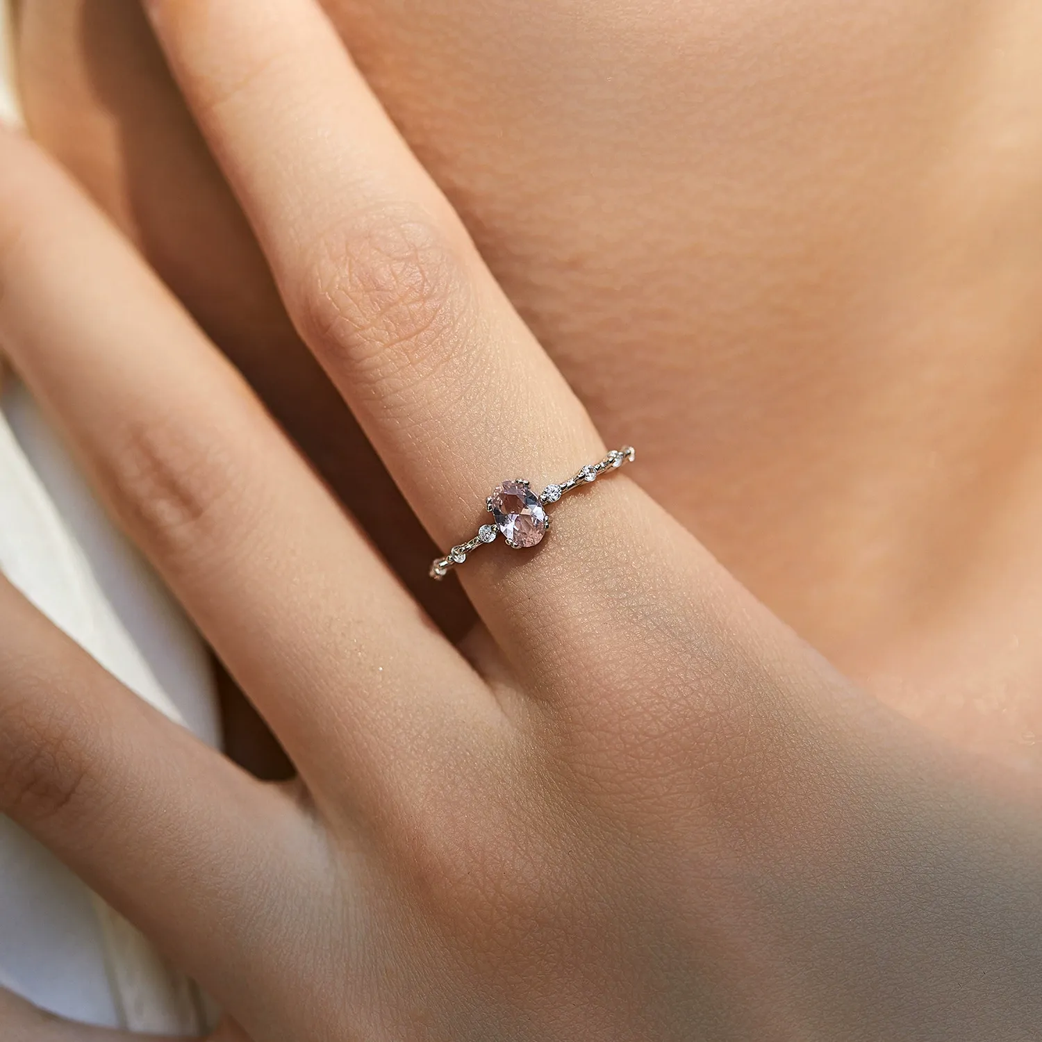 KIVELLUNE Aurelia Blush Moissanite Ring product image 3