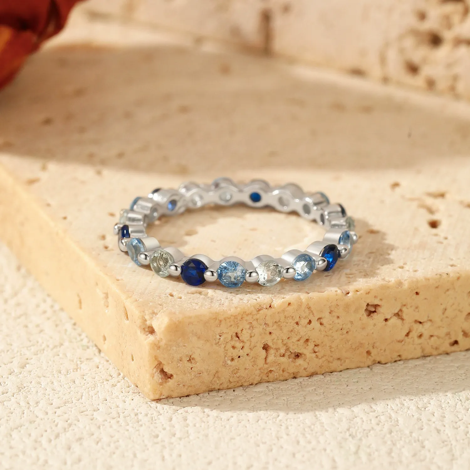 KIVELLUNE Alessia Blue Moissanite Ring product image 3