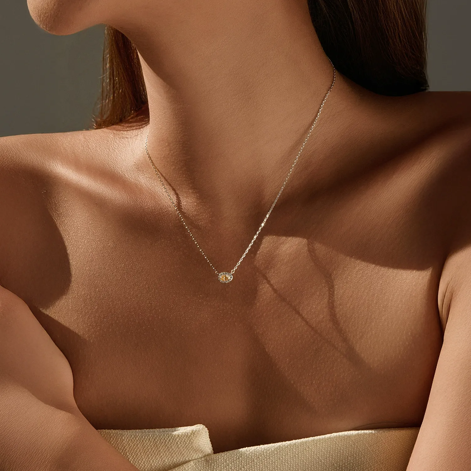 KIVELLUNE Seraphine Multicolor Solar Moissanite Necklace product image 2
