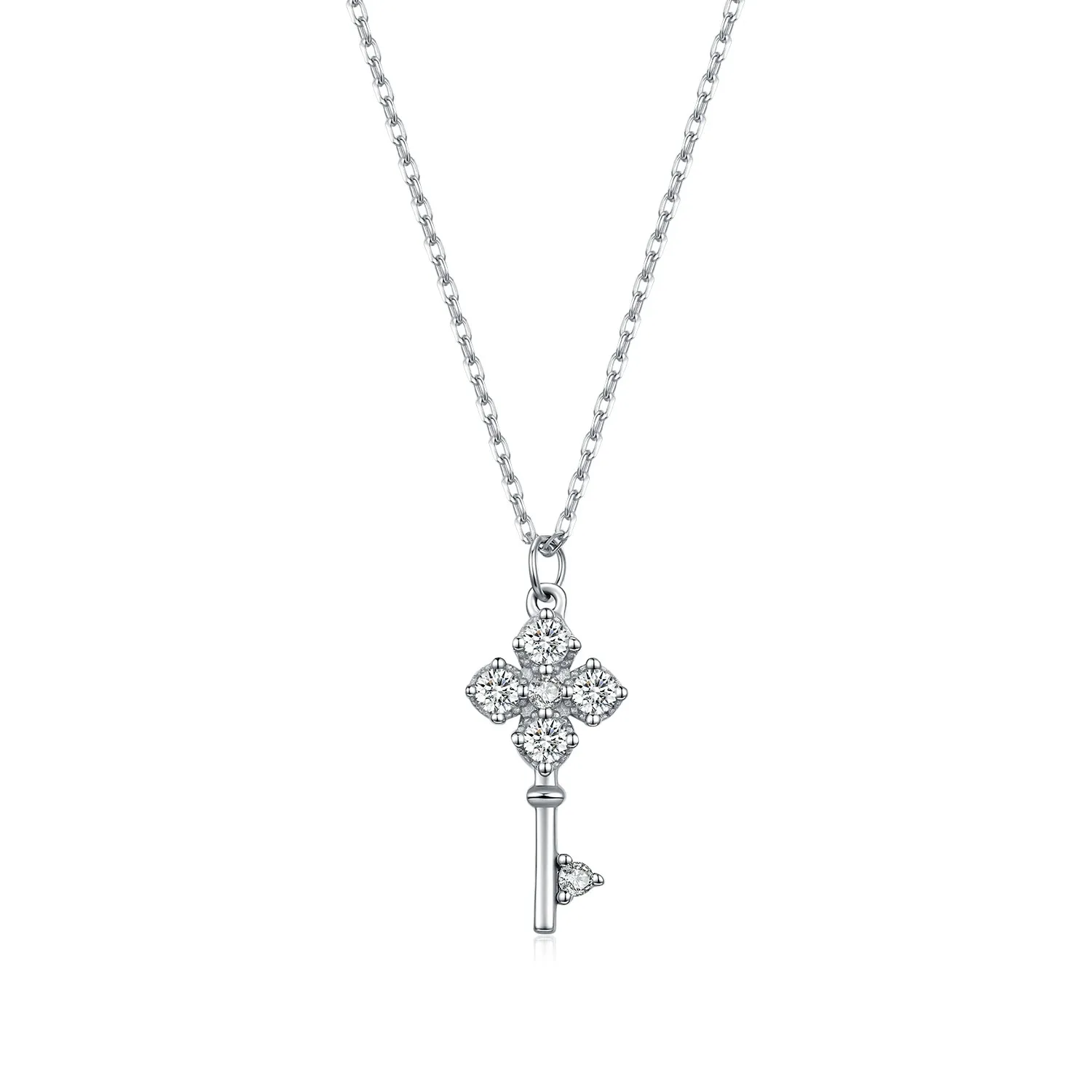 KIVELLUNE Estelle Clover Moissanite Necklace product image 4