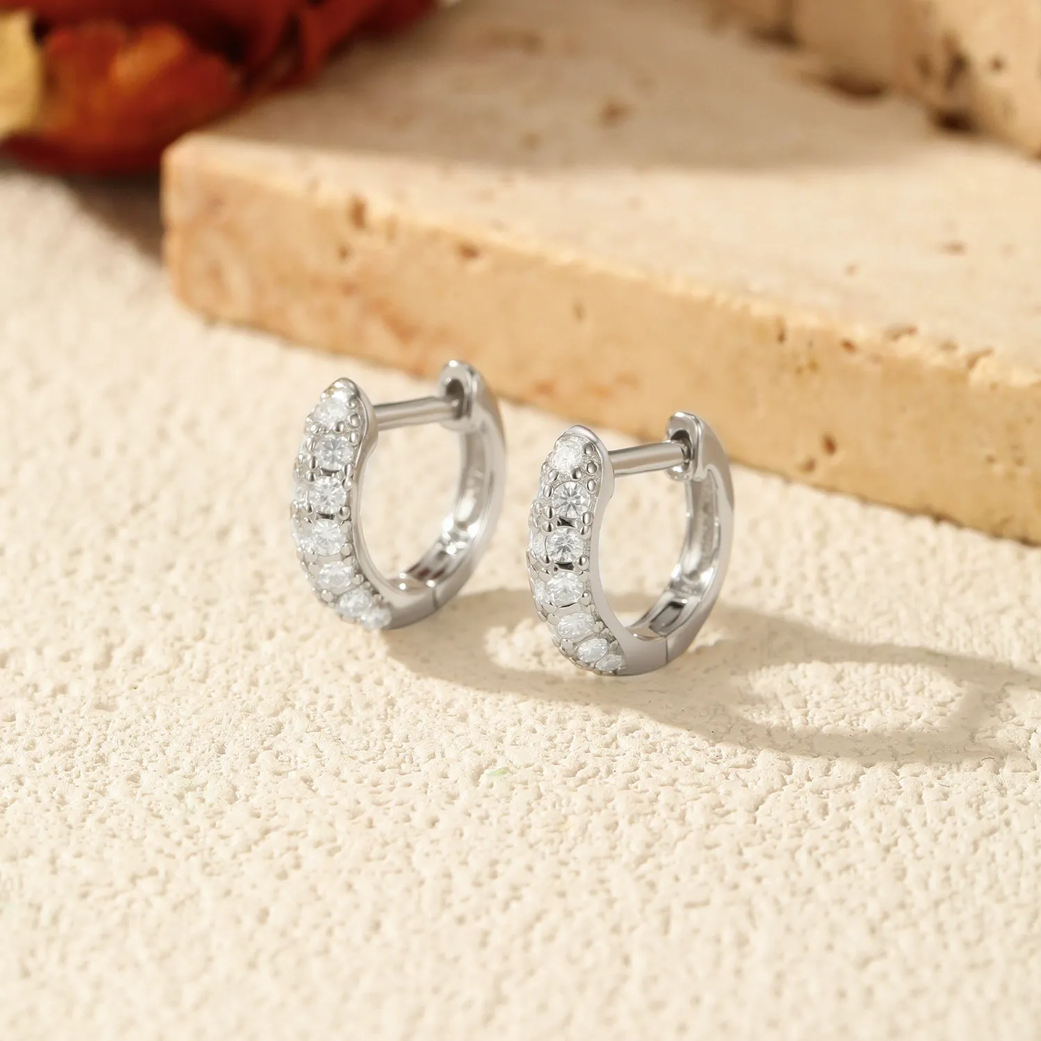KIVELLUNE Marielle Geometric Moissanite Earrings product image 5