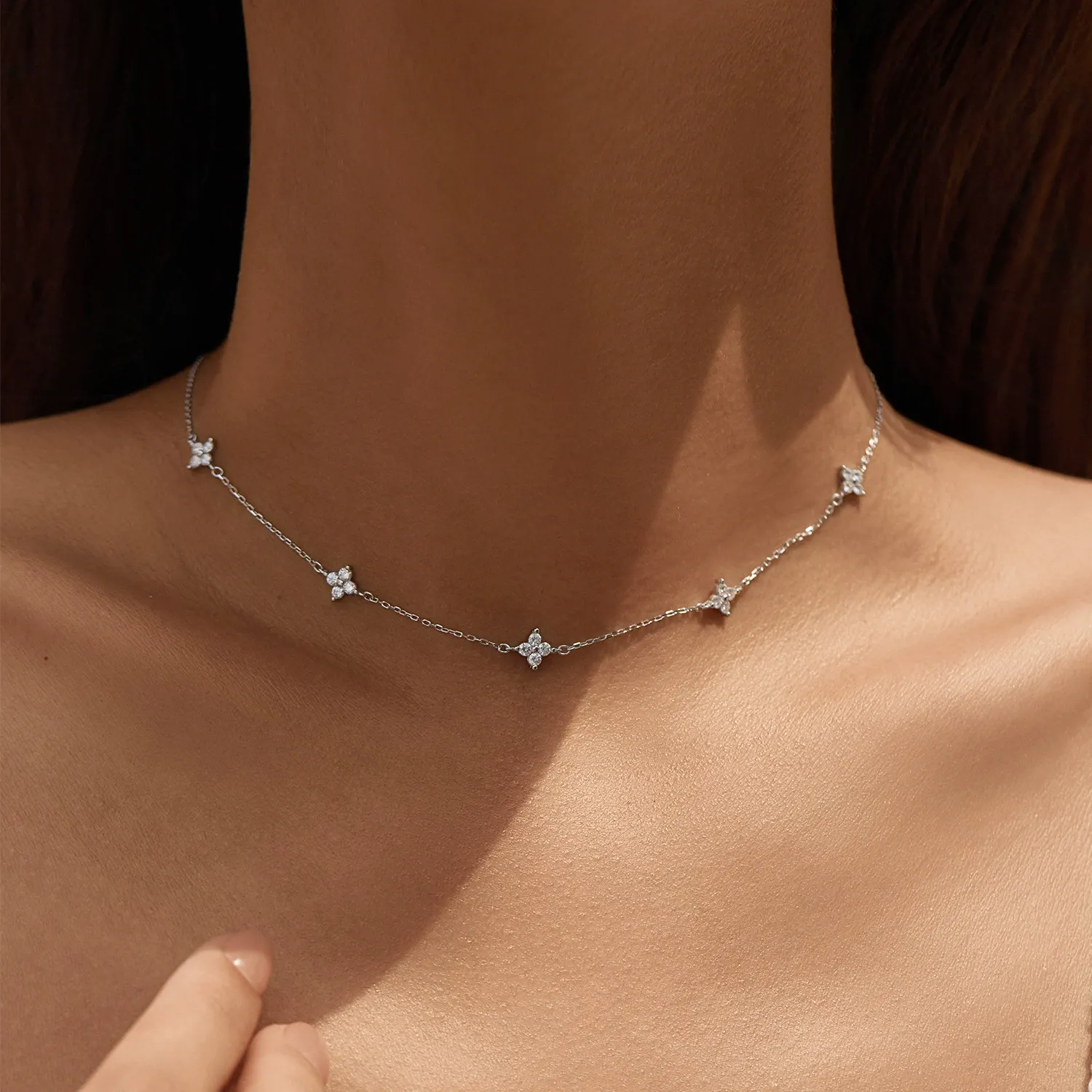 KIVELLUNE Corinne Clover Moissanite Necklace product image 2