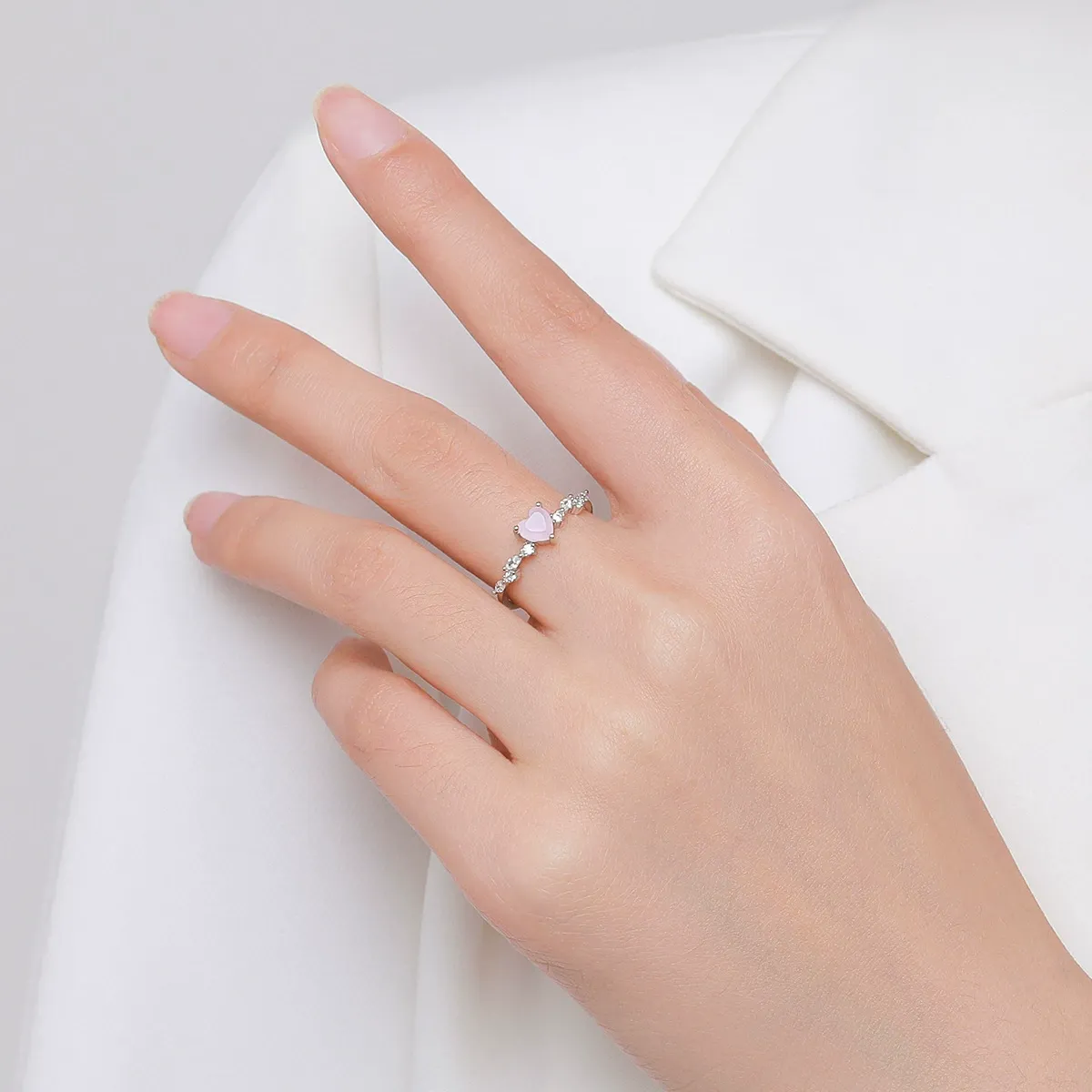 KIVELLUNE Evelisse Blush Heart Sterling Silver Ring product image 2