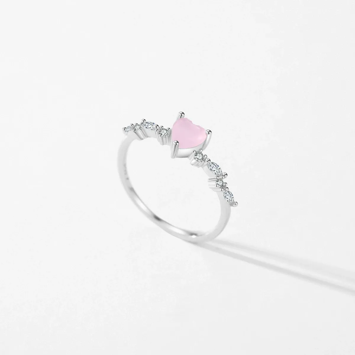 KIVELLUNE Evelisse Blush Heart Sterling Silver Ring product image 4