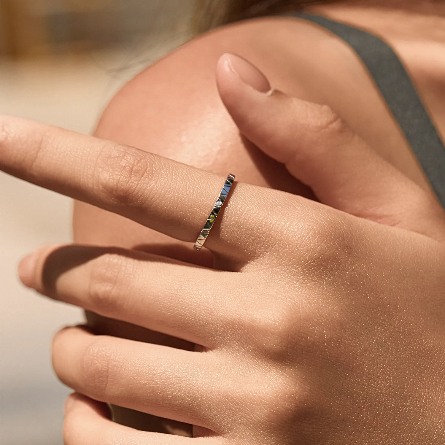 KIVELLUNE Lyra Geometric Moissanite Ring product image 2