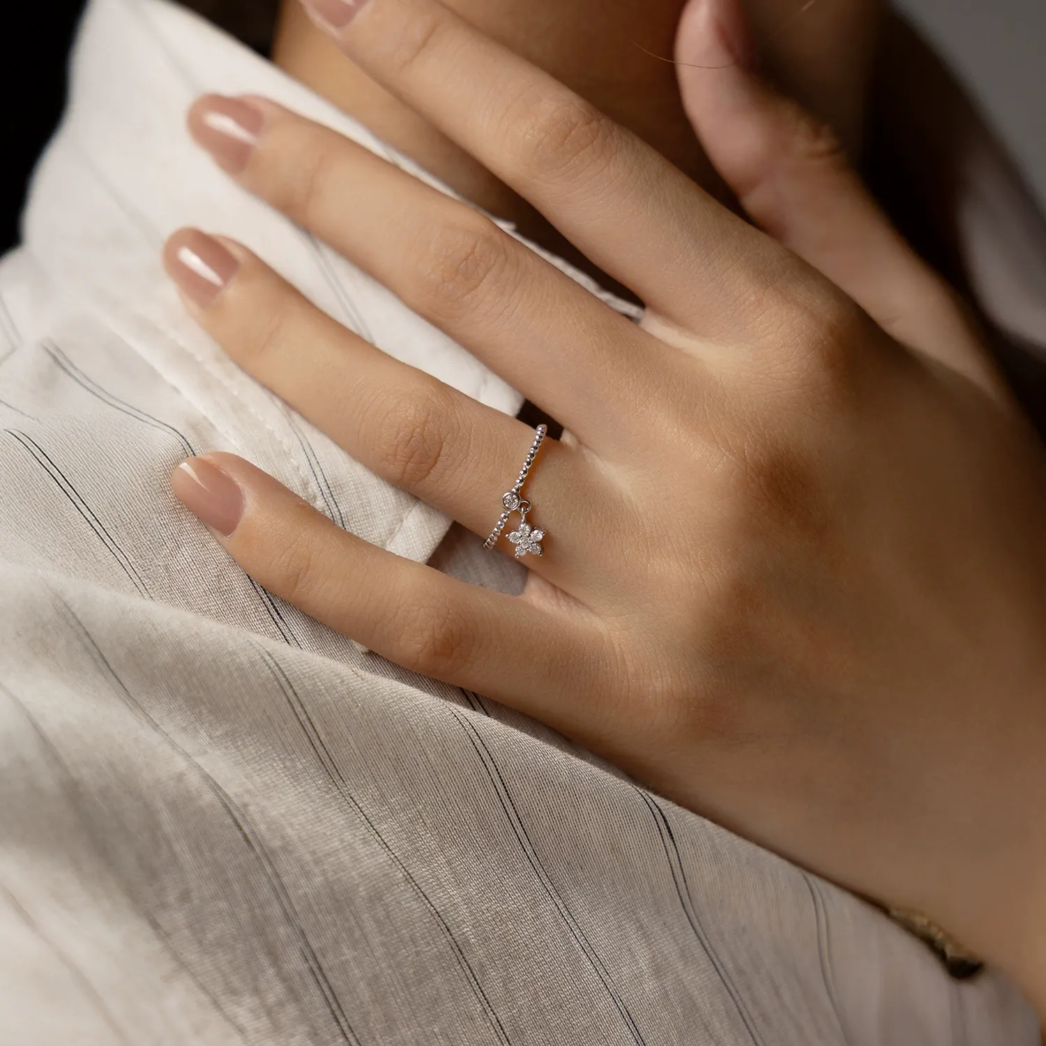 KIVELLUNE Isolde Celestial Star Moissanite Ring product image 2
