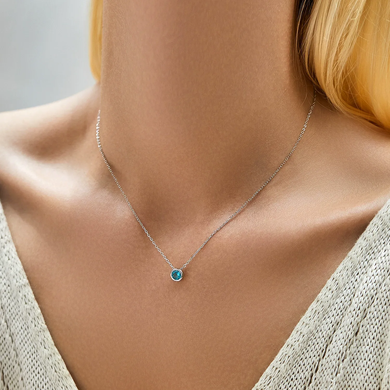 KIVELLUNE Celeste Moissanite Necklace product image 2