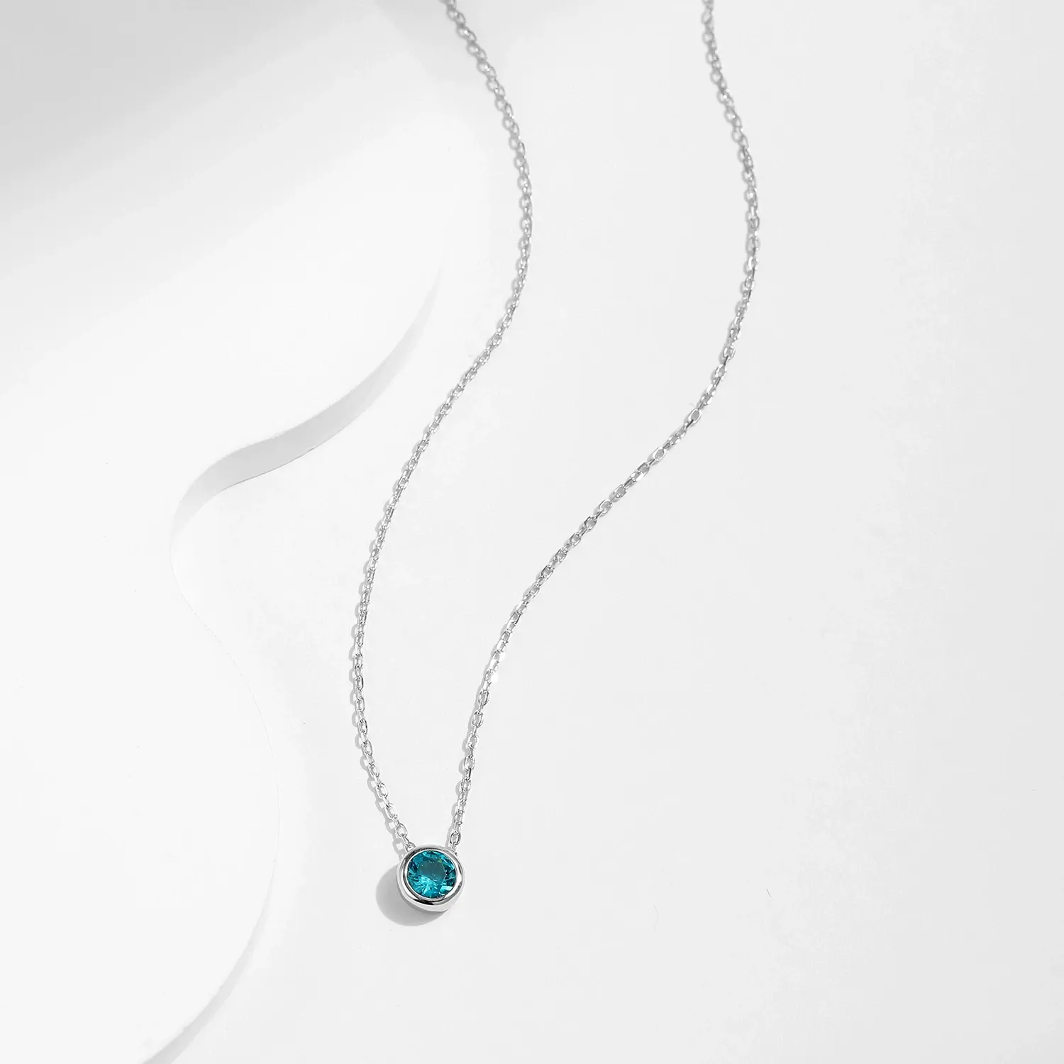 KIVELLUNE Celeste Moissanite Necklace product image 3