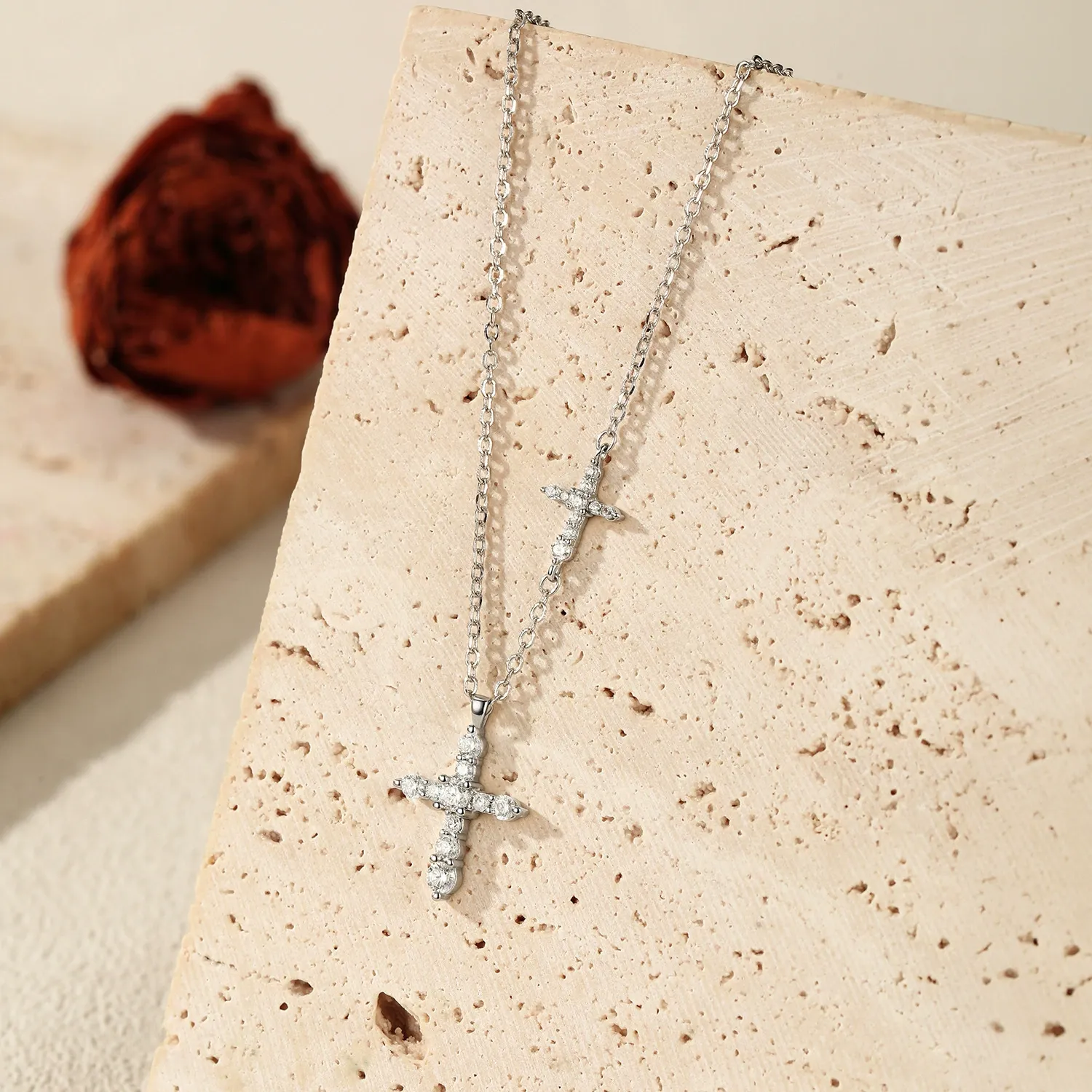KIVELLUNE Lucienne Cross Moissanite Necklace product image 3