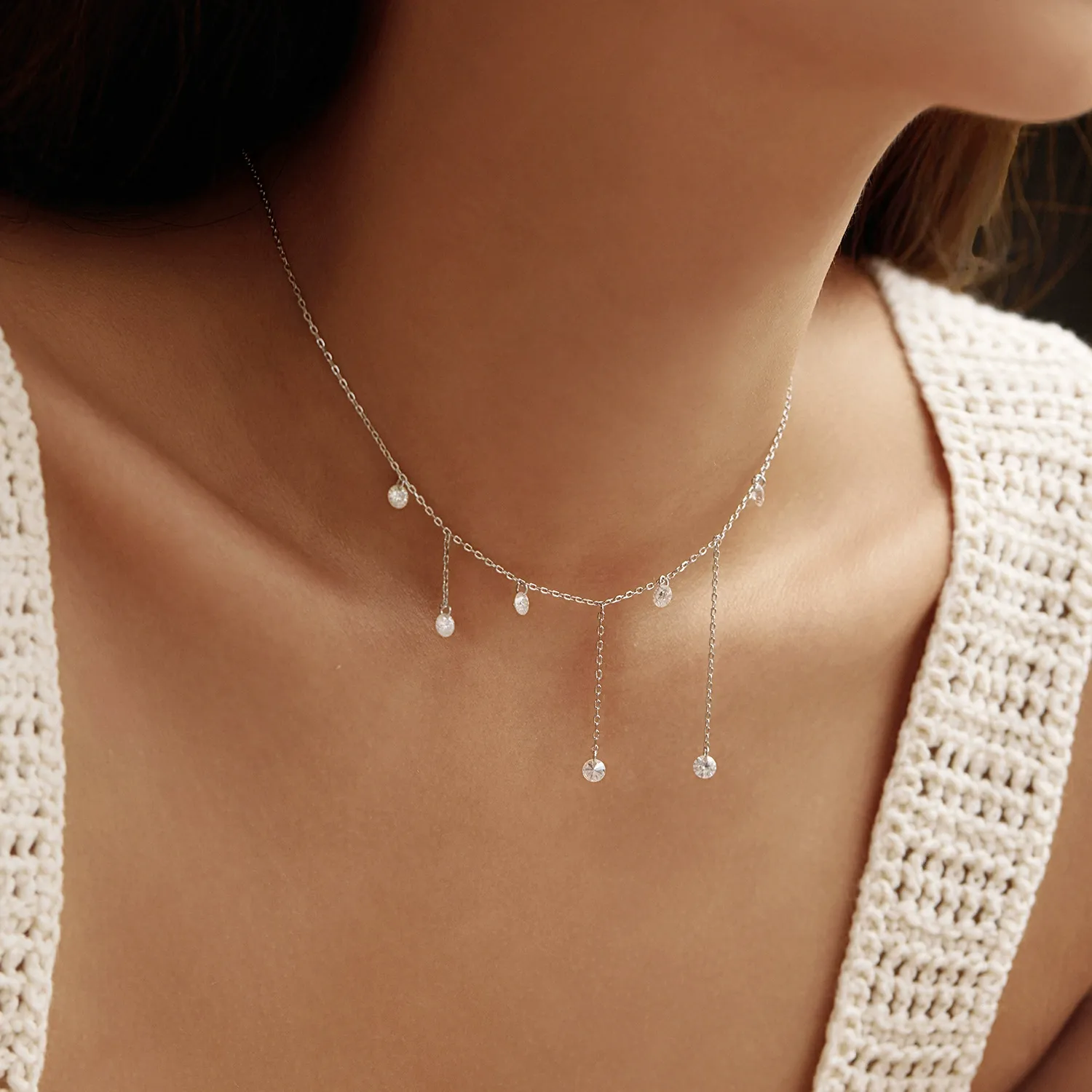 KIVELLUNE Solenne Geometric Moissanite Necklace product image 2