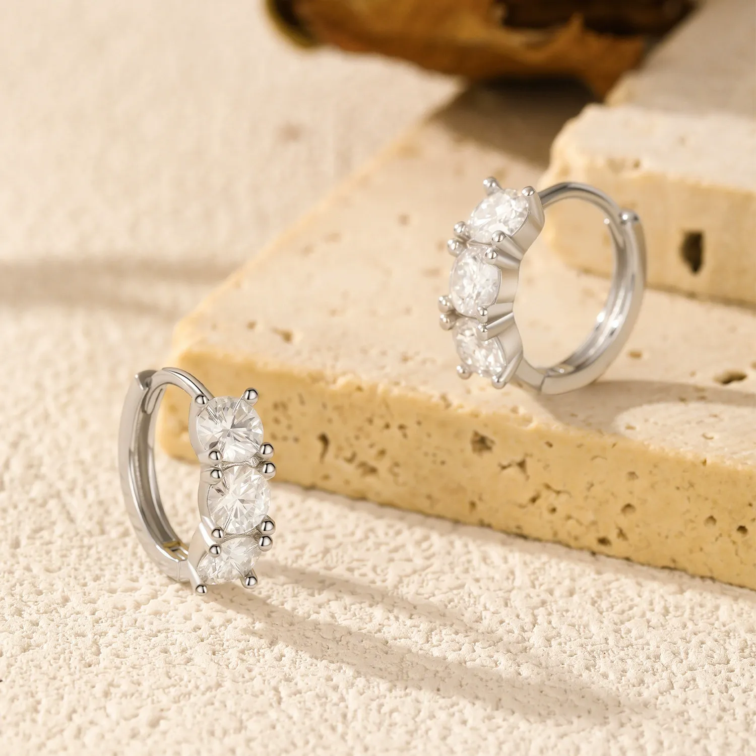 KIVELLUNE Alessia Moissanite Earrings product image 3
