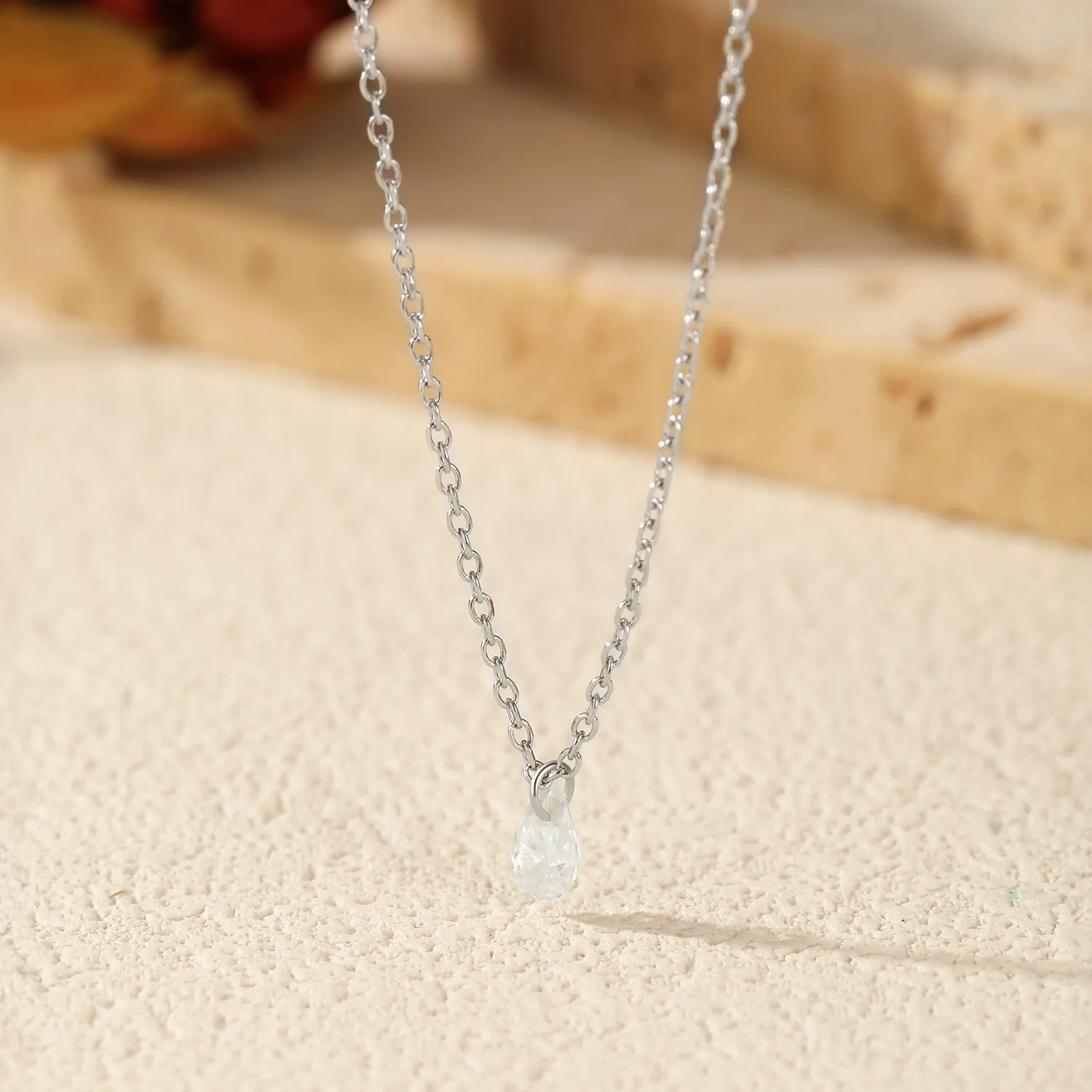 KIVELLUNE Solenne Teardrop Moissanite Necklace product image 3