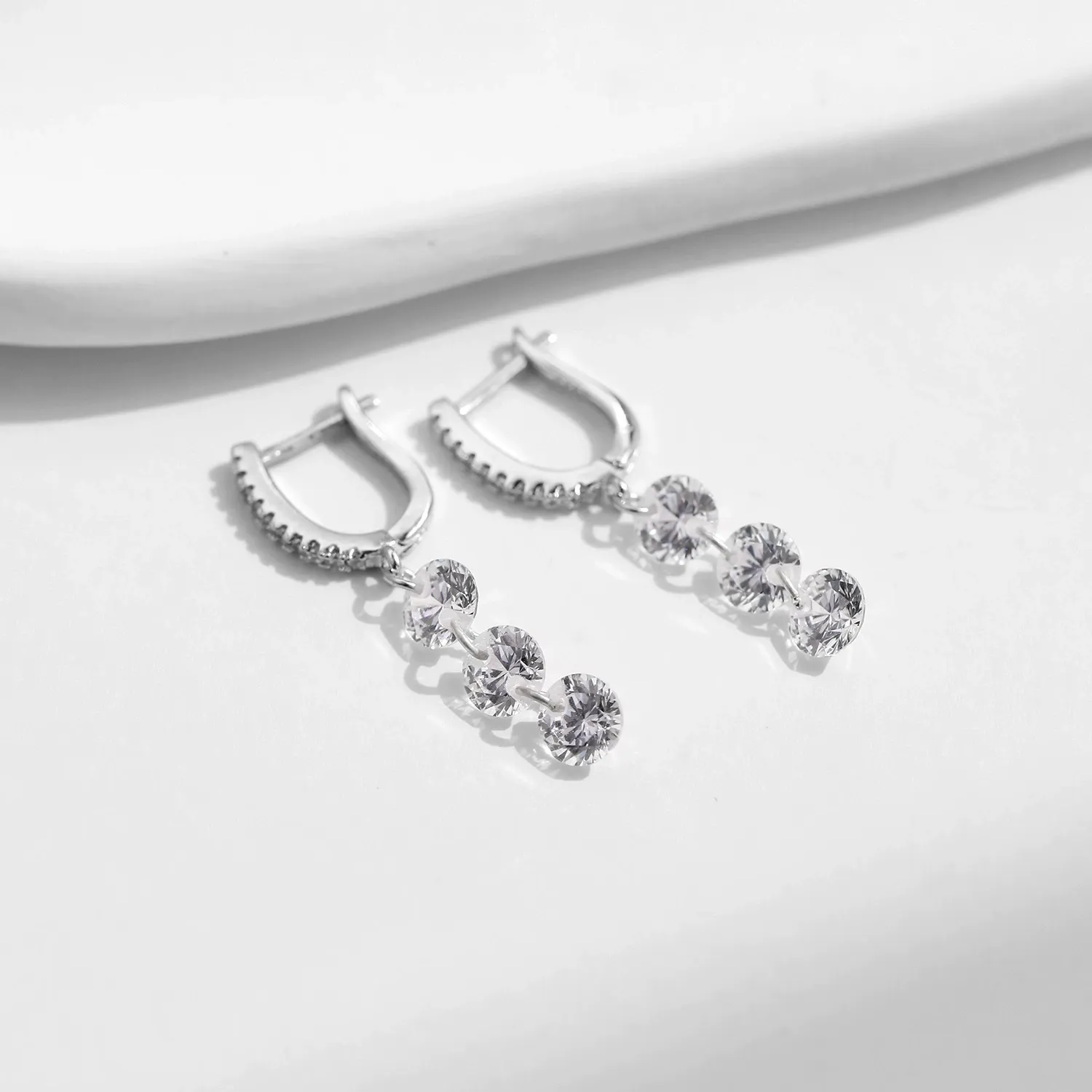 KIVELLUNE Elara Tassel Moissanite Earrings product image 3