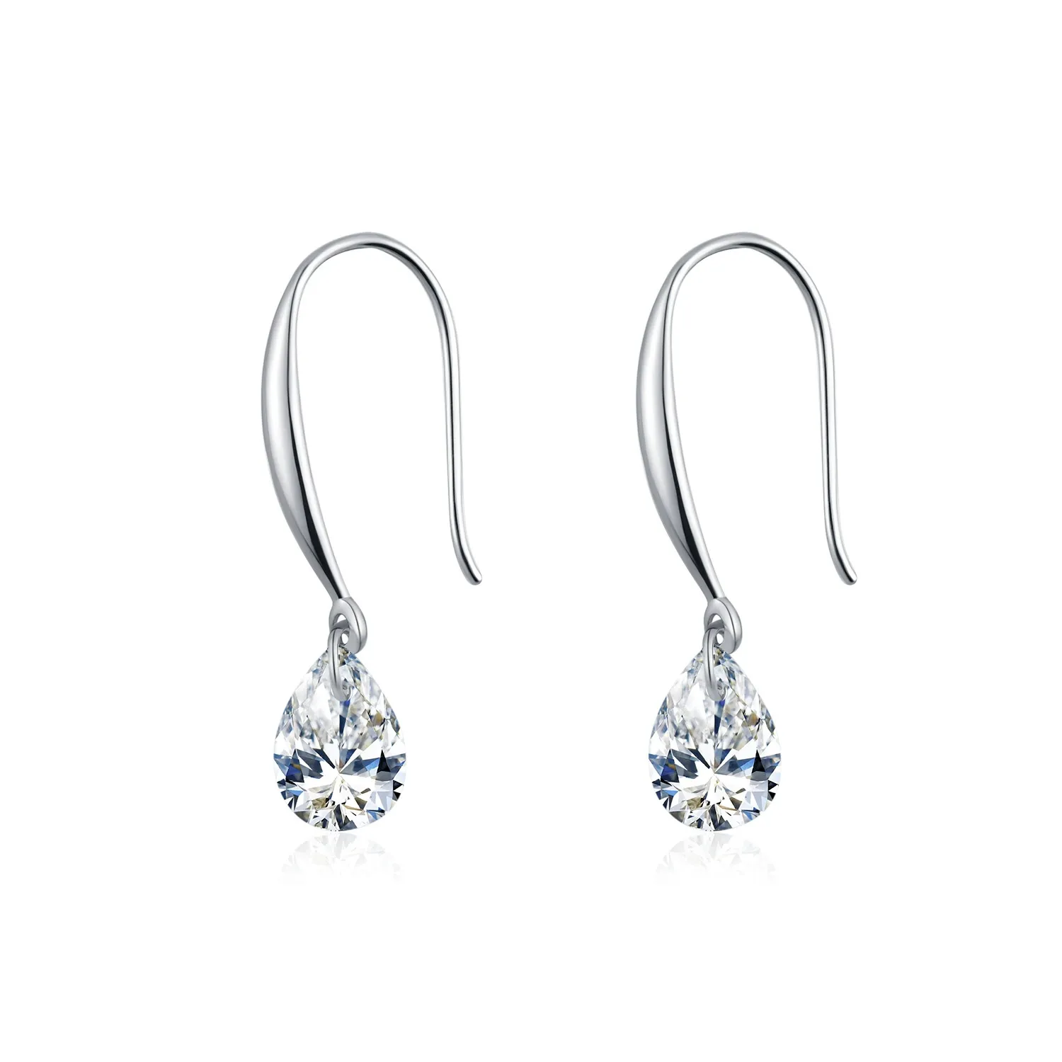 KIVELLUNE Corinne Teardrop Moissanite Earrings product image 4