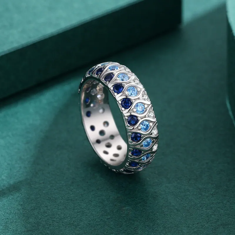 KIVELLUNE Marielle Moissanite Ring product image 3