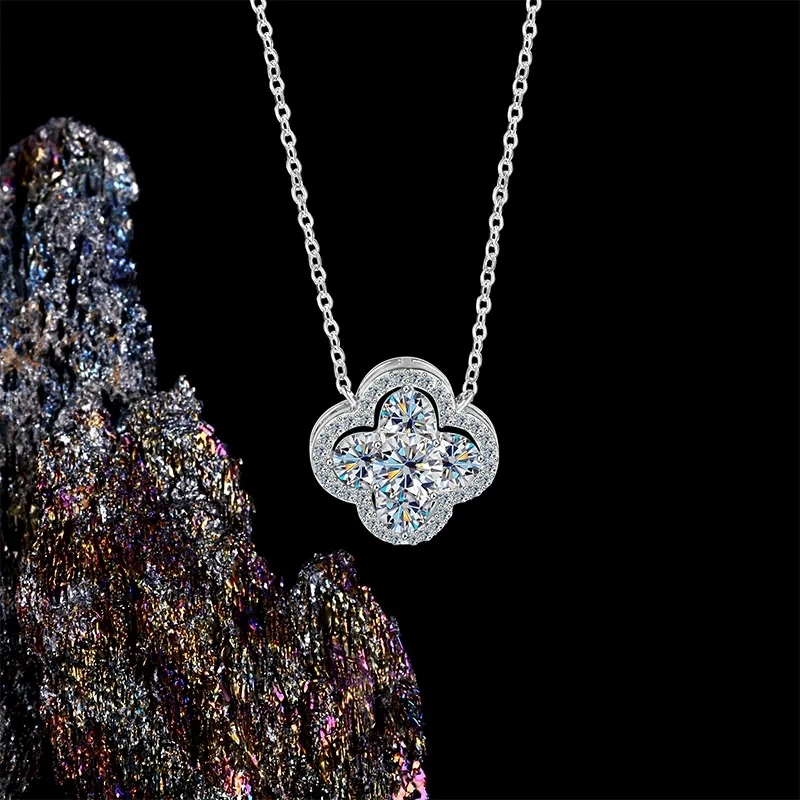 Luminous Leaf Moissanite Necklace product image 5