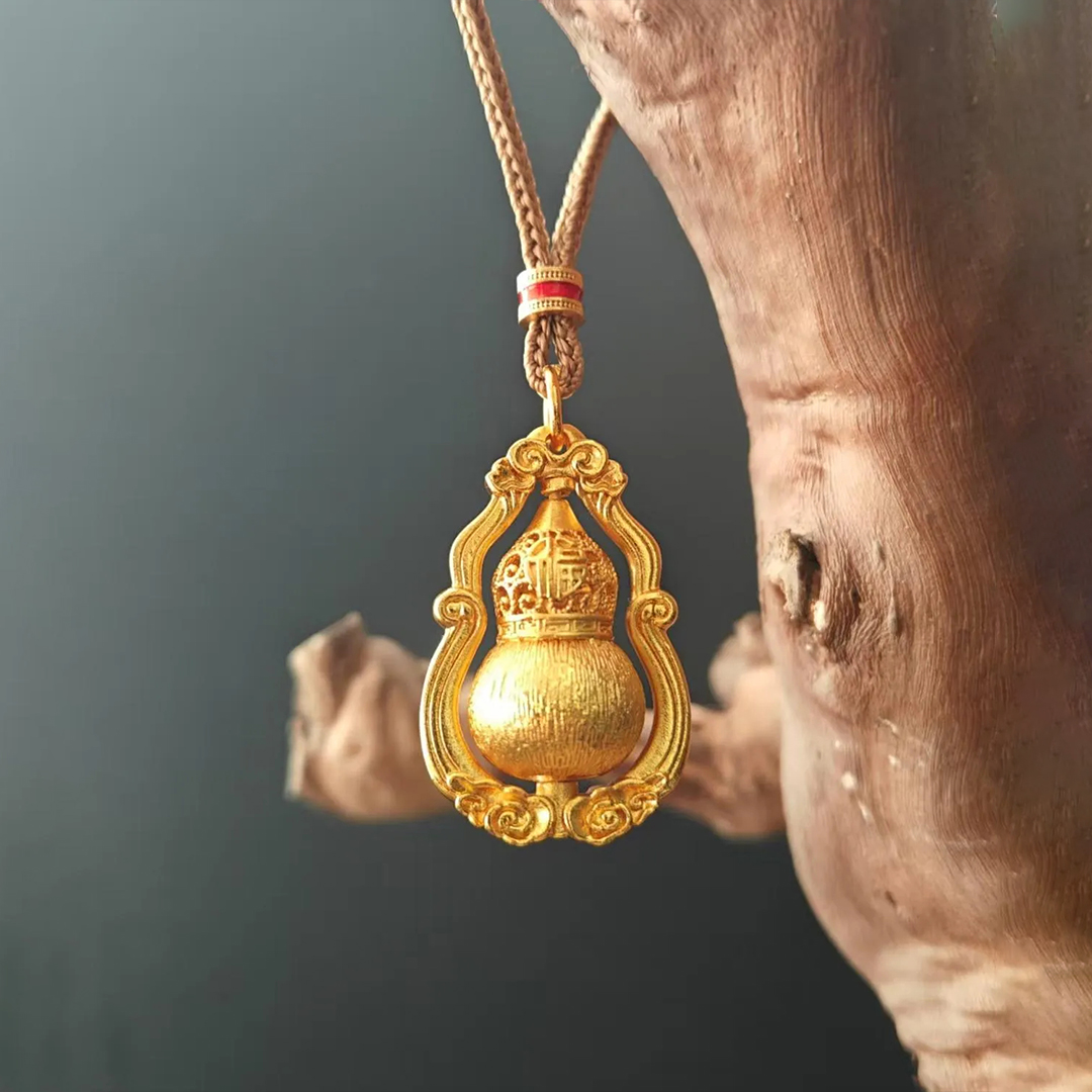 Spinning Gourd Momentum Pendant