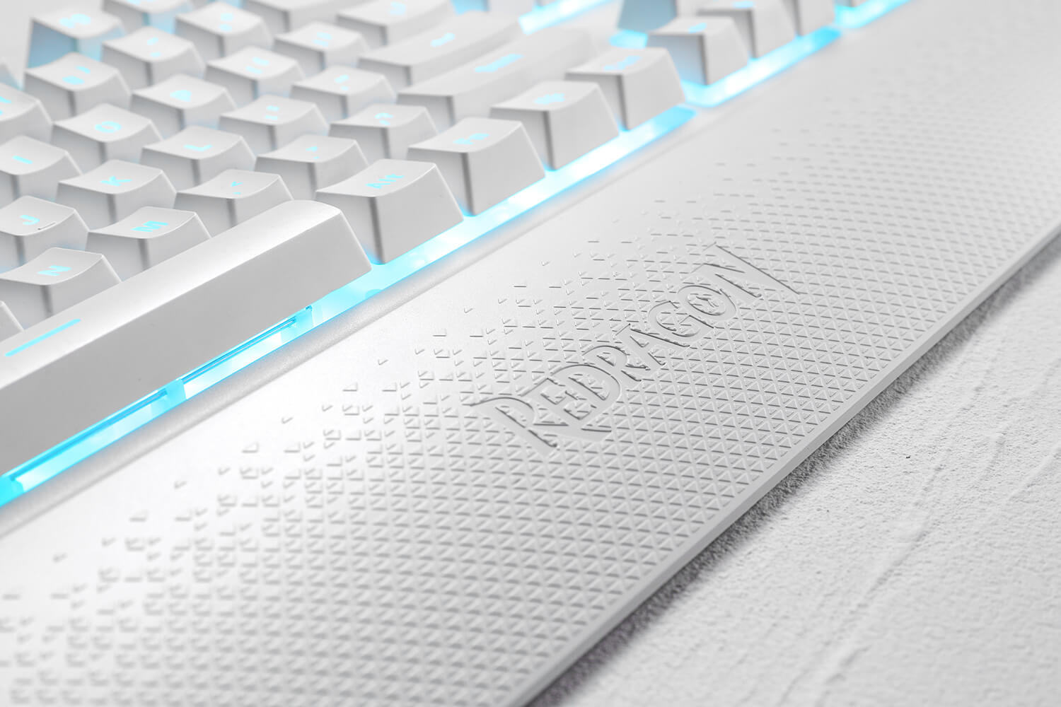 redragon keyboard white