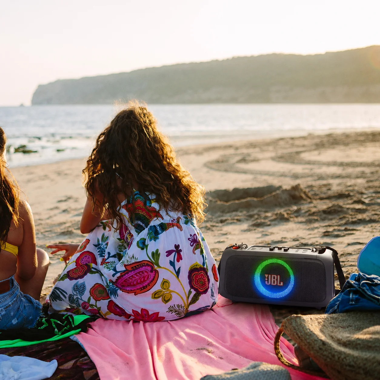 JBL PartyBox On-The-Go Essential with 2x