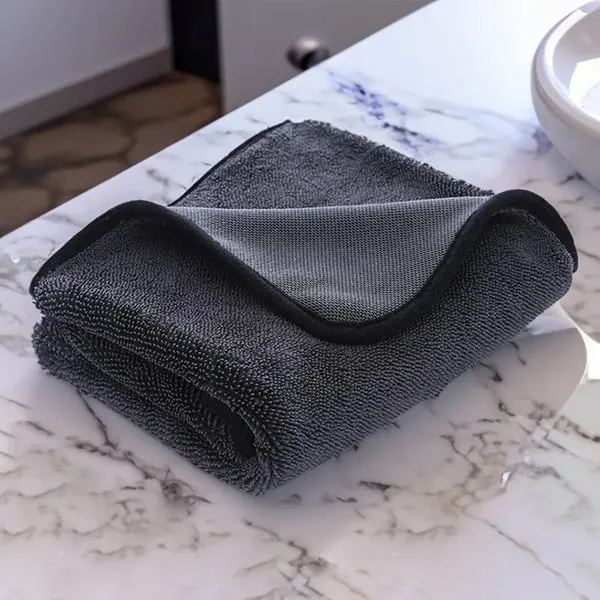 Twisted microfiber towel for car washing and glass cleaning