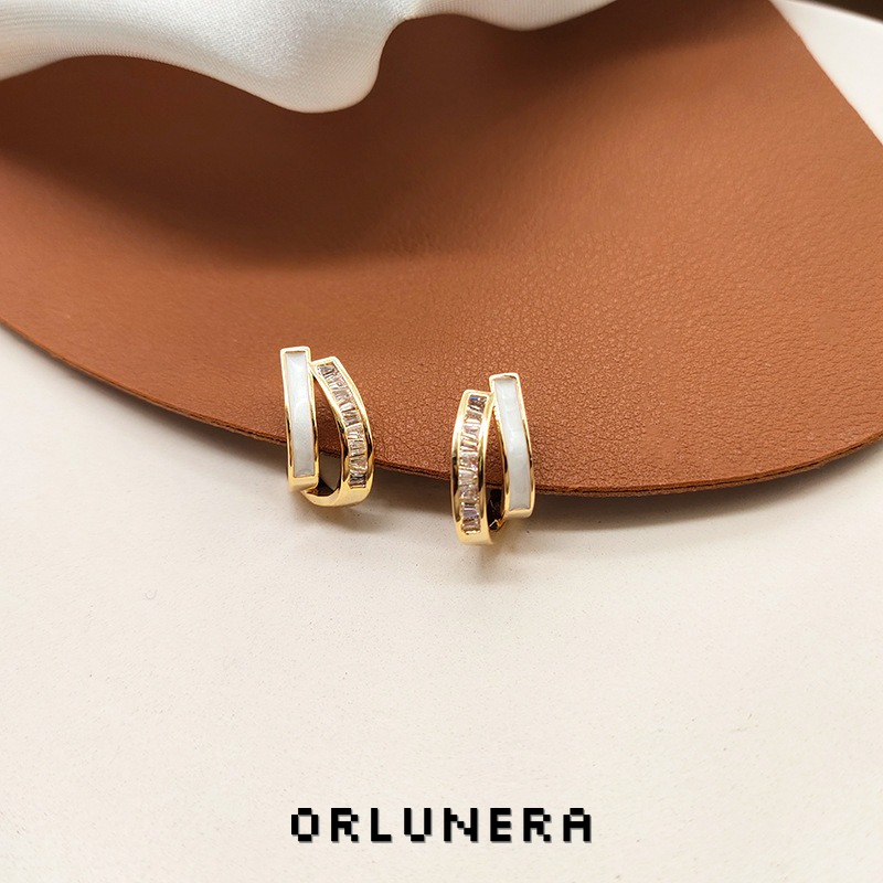Seren Sculptural Clip-On Earrings — Edition 13 product image