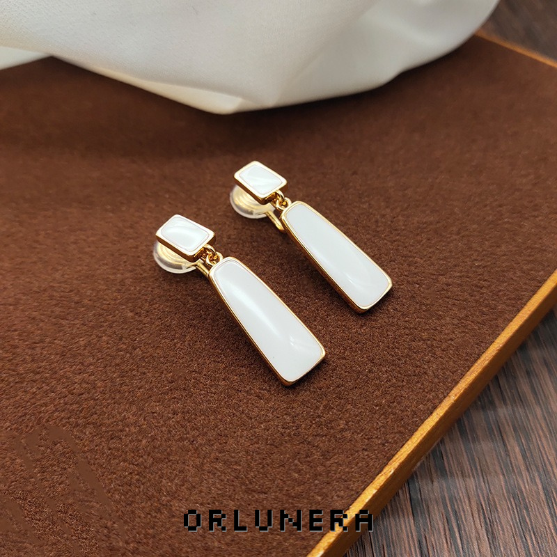 Élan Geometric Clip-On Drop Earrings product image