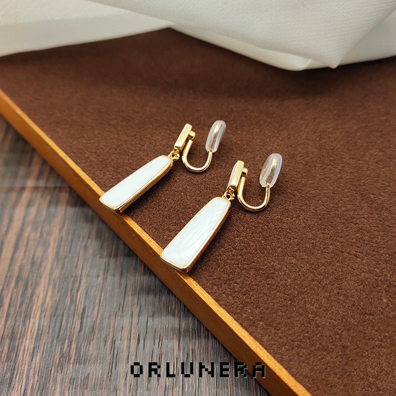 Élan Geometric Clip-On Drop Earrings product image